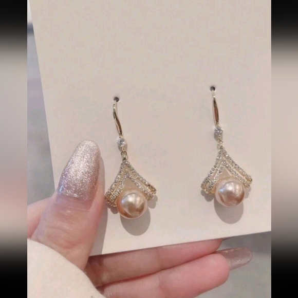 #129. Fashionable And Minimalist Champagne Pearl Earrings With High-End Sense - Picture 4 of 5